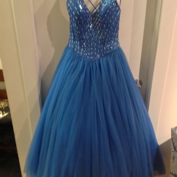 GORGEOUS GOWN M FIT- ⭐️ 1 OF A KIND - Picture 9 of 9